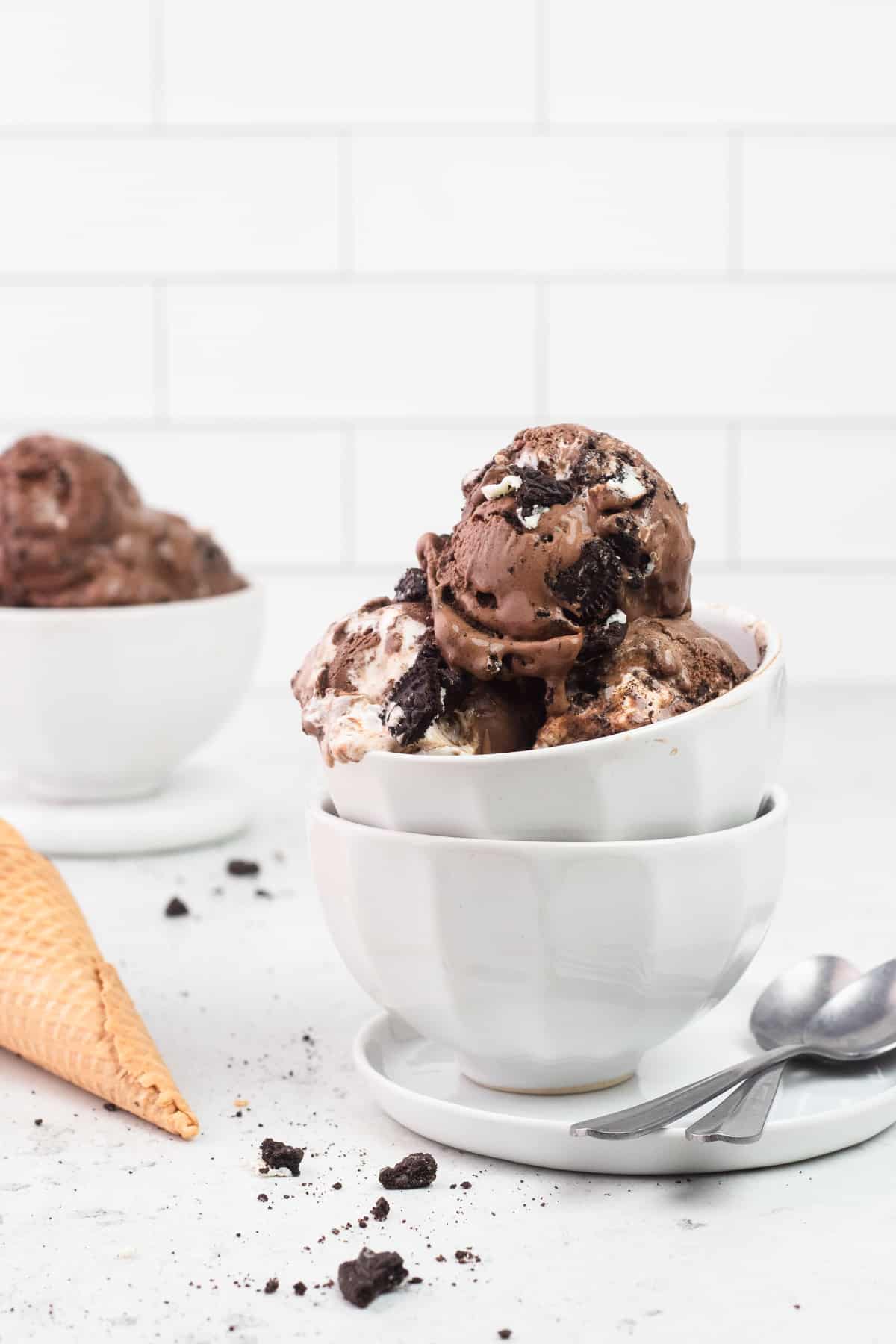 Chocolate Ice Cream with Oreos and Marshmallow