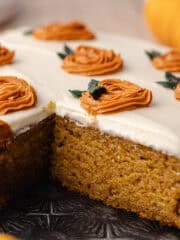 Pumkin chai cake feature photo.